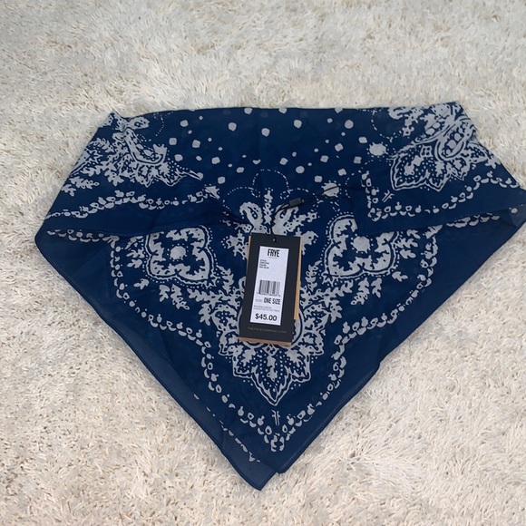 Frye Scarf New with tags attached - Picture 4 of 15